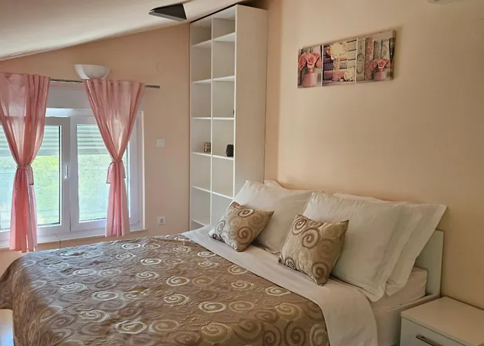 Tonka Apartment