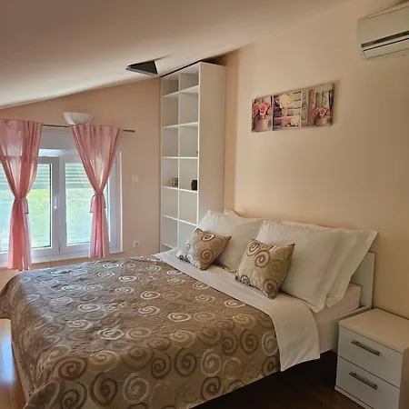 Tonka Apartment