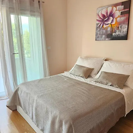 Tonka Apartment *