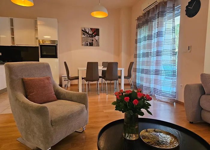 Tonka ביוגראד נה מורו